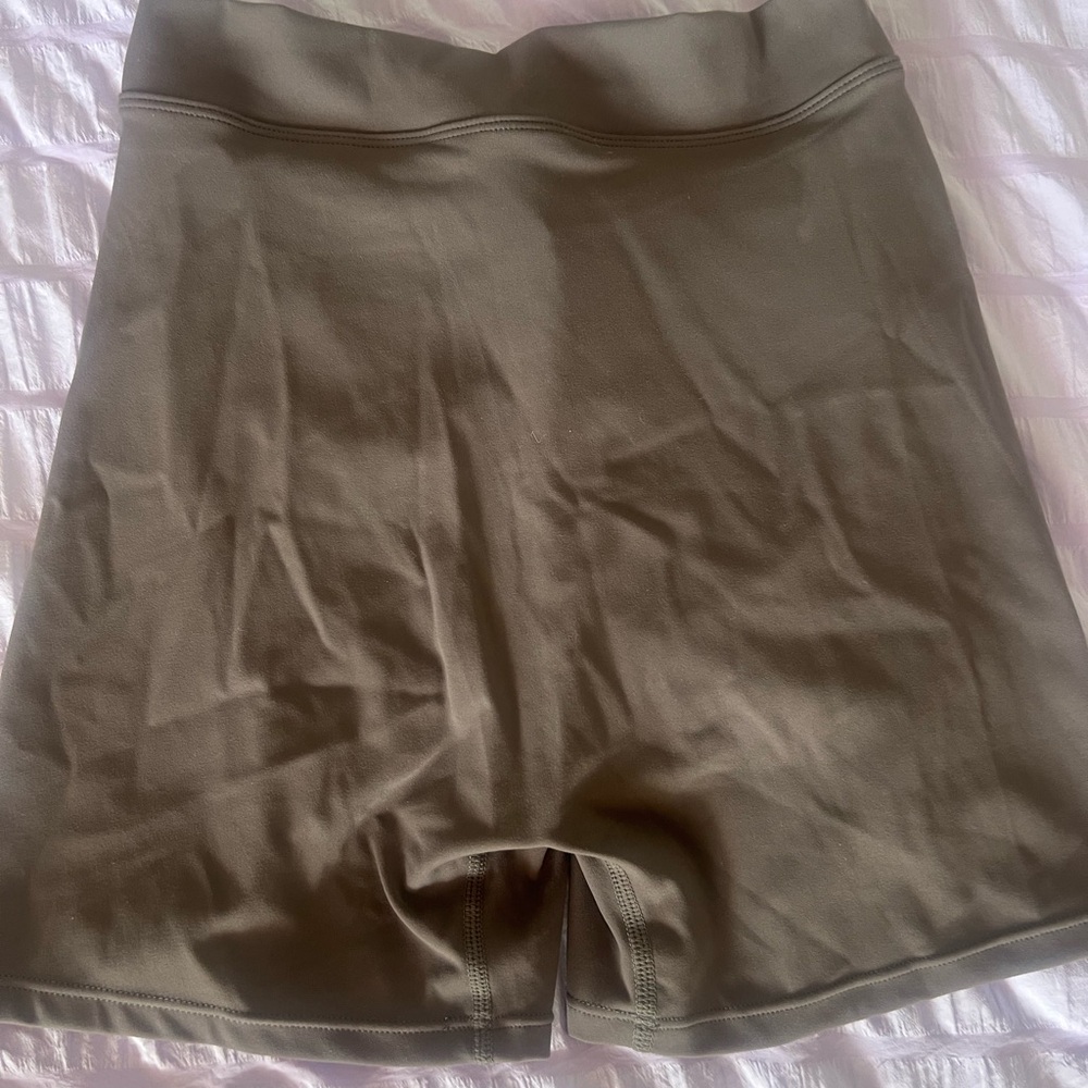 Tory Sport Tan Bike Shorts like new